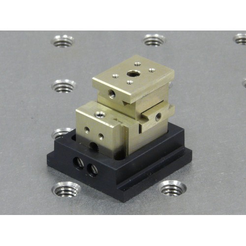 MDE267 - Three-Axis Ultra-Small XYZ Micropositioner Stage on M4 tapped base MDE267 - Three-Axis Ultra-Small XYZ Micropositioner Stage on M4 tapped base