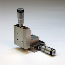 MDE255A-YZ-M Dual Axis YZ Micropositioner Stage with Micrometers MDE255A-YZ-M Dual Axis YZ Micropositioner Stage with Micrometers