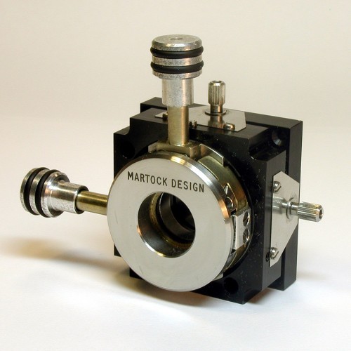 MDE276 - Four-Axis Micropositioner