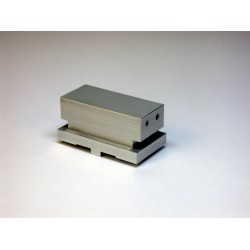 MDE741-14 - Waveguide/Device Holder - 14x15 mm Basic MDE741-14 - Waveguide/Device Holder - 14x15 mm Basic