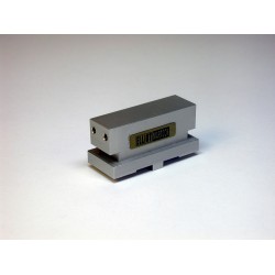 MDE744-10 - Waveguide/Device Holder - 10x18 mm Basic MDE744-10 - Waveguide/Device Holder - 10x18 mm Basic