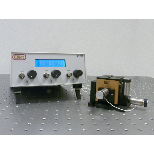 MDE623 - 3-Channel Piezo Controller with XYZ Flexure Stage