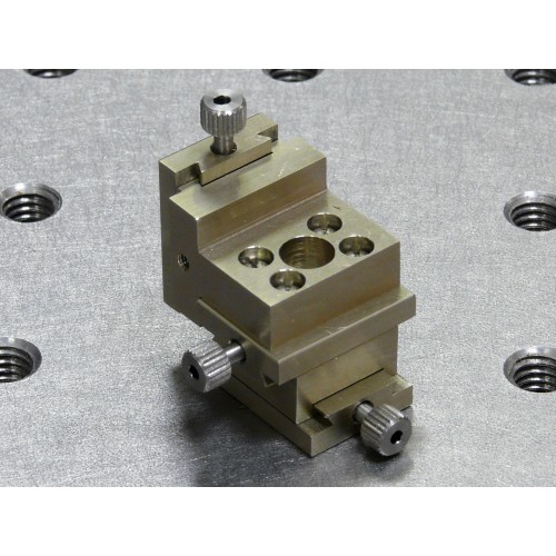 MDE269-KN-3 mm travel XYZ micropositioner - knurled adjusters