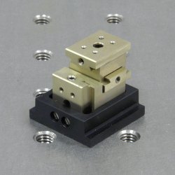 MDE267-3 mm travel XYZ micropositioner on base with M4 tap MDE267-3 mm travel XYZ micropositioner on base with M4 tap